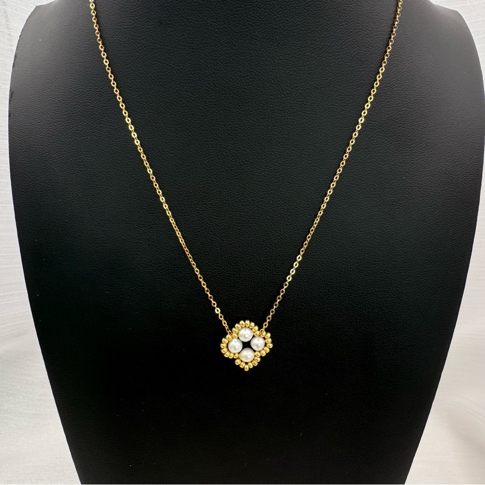 Golden Bloom Pearl Necklace - Picture 3 of 4